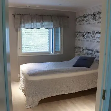 Cosy, Homely House With A Large Courtyard Saarenkylä