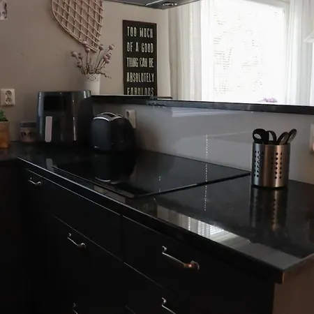 Cosy, Homely House With A Large Courtyard ヴィラ