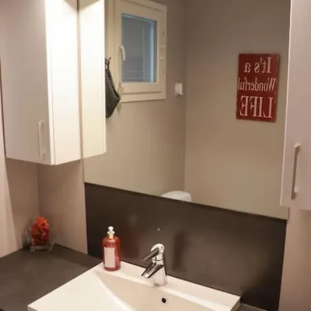 Cosy, Homely House With A Large Courtyard ヴィラ