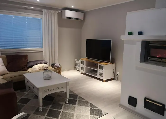 Cosy, Homely House With A Large Courtyard