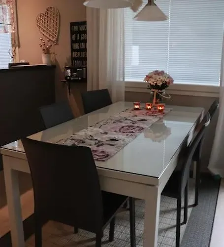 Βίλα Cosy, Homely House With A Large Courtyard Saarenkylä