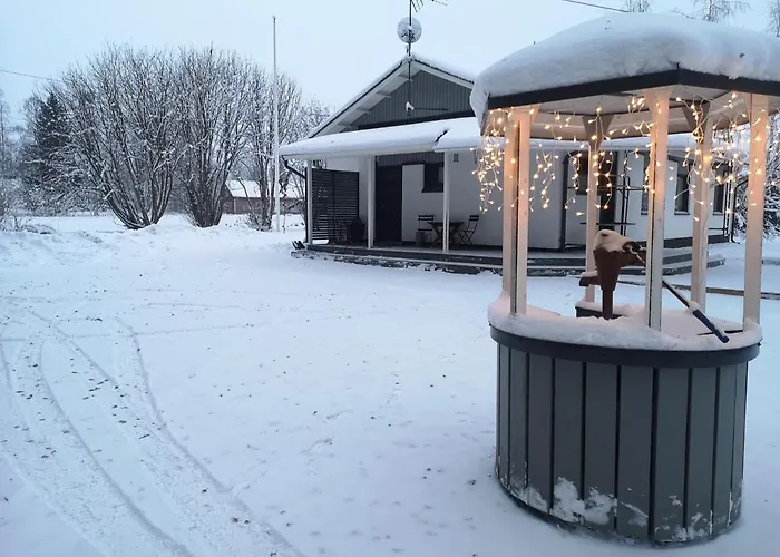 Cosy, Homely House With A Large Courtyard *