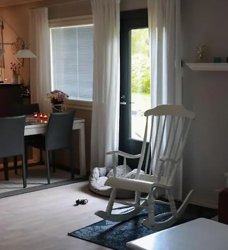 Βίλα Cosy, Homely House With A Large Courtyard Saarenkylä